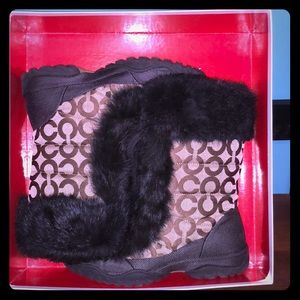 Authentic Coach snow boots with fur trim